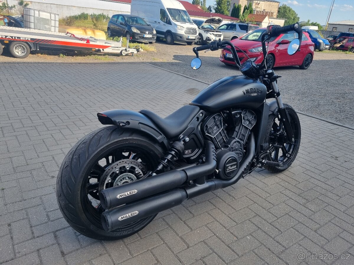 Indian Scout bobber Rogue - 4