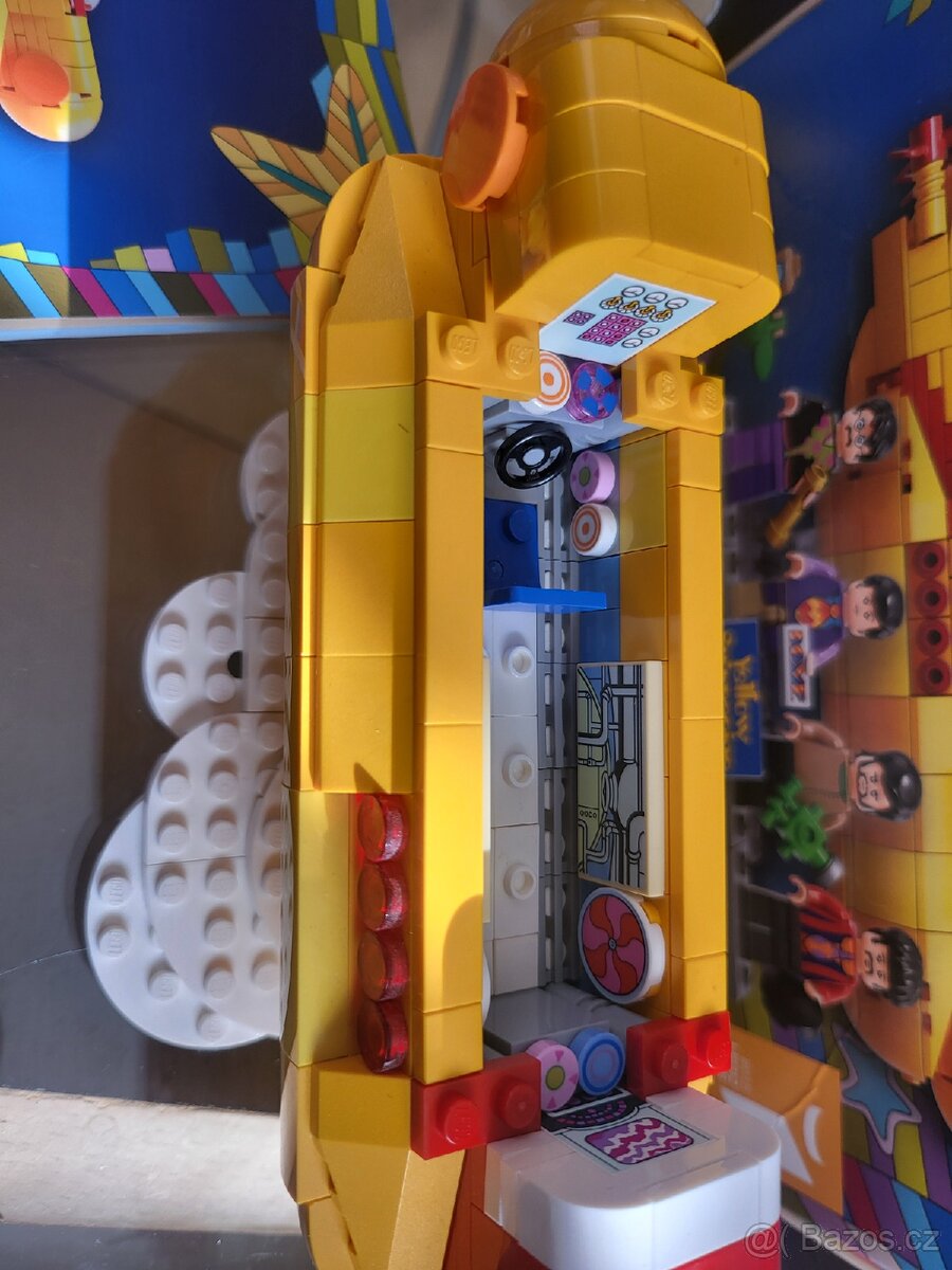 Prodam Lego The Beatles 21306 - 4