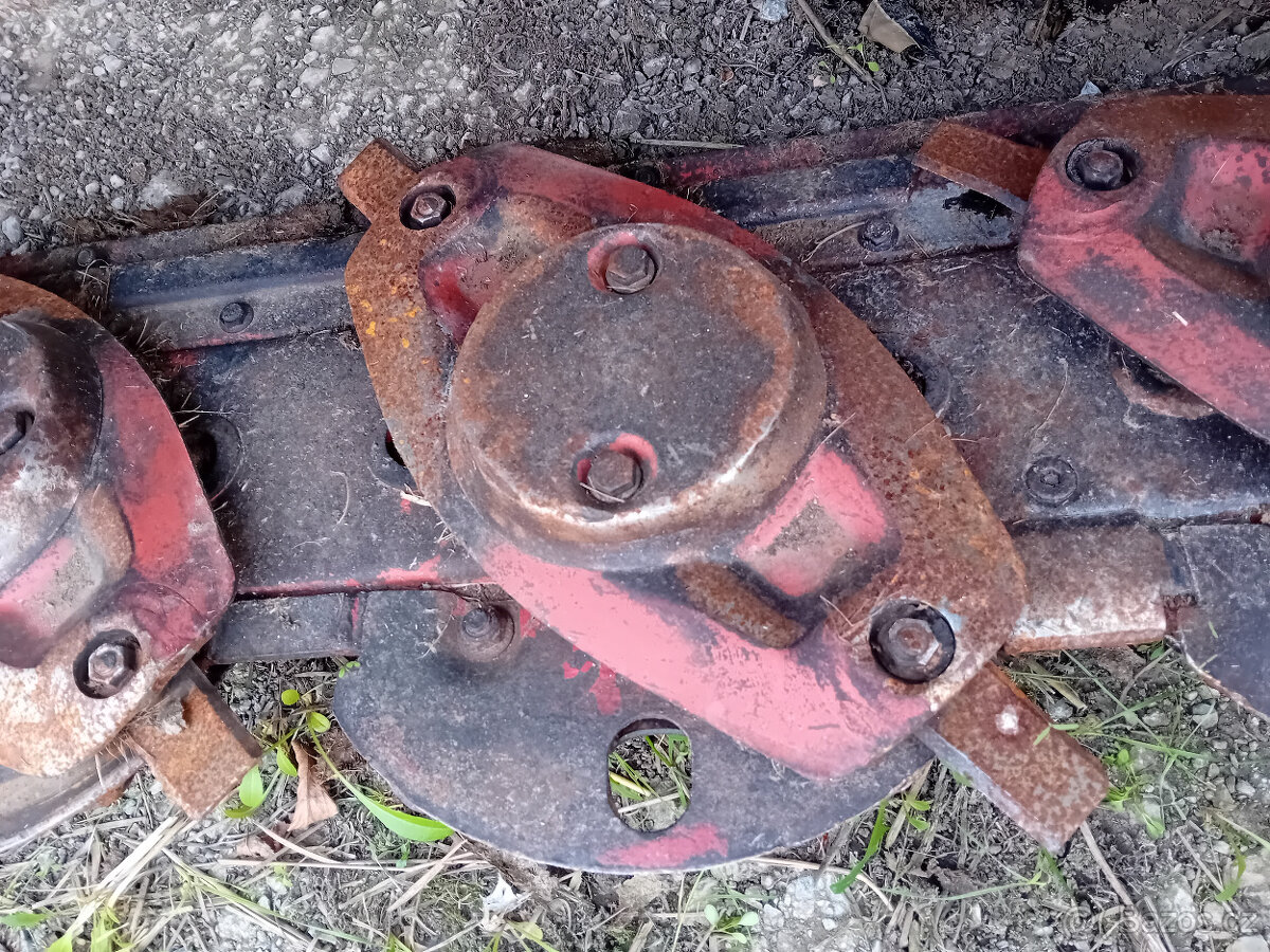 Čelní disková sekačka KUHN - 4