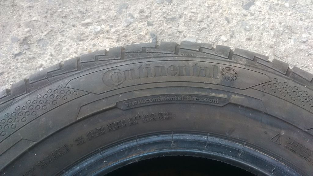 Continental 215/70 R15 C 109/107 S 2ks 6mm poškozené 2017 - 4
