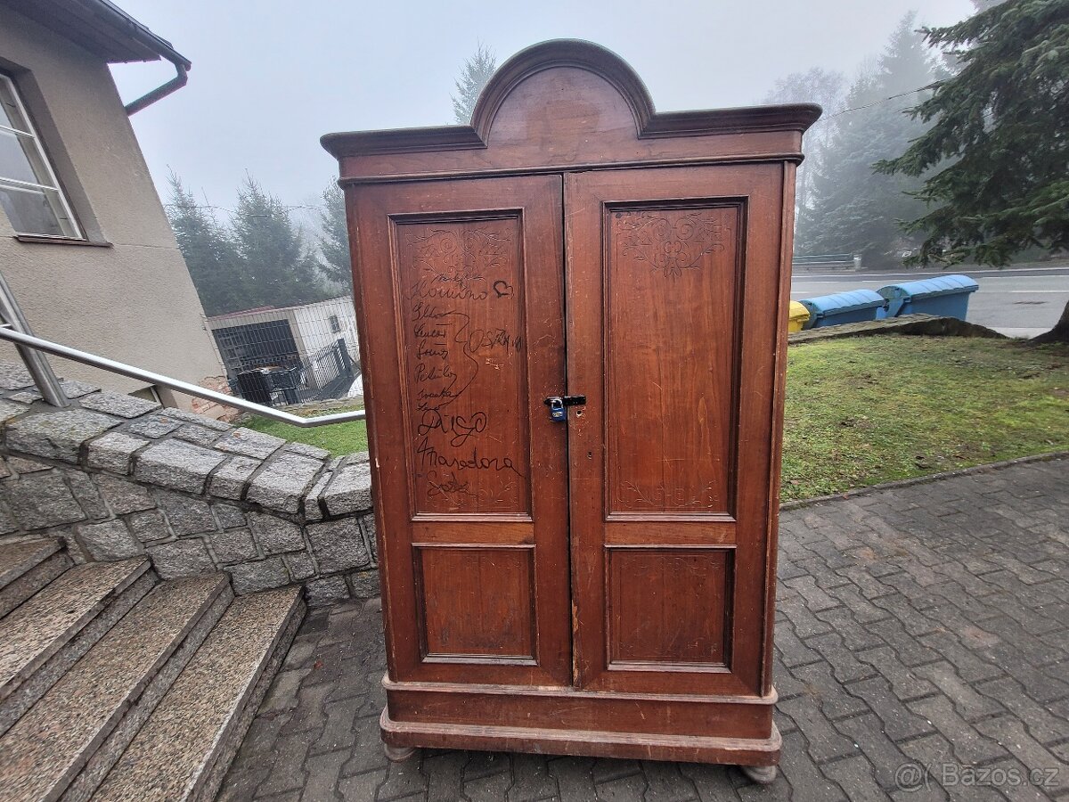 Starožitné skříně - 4