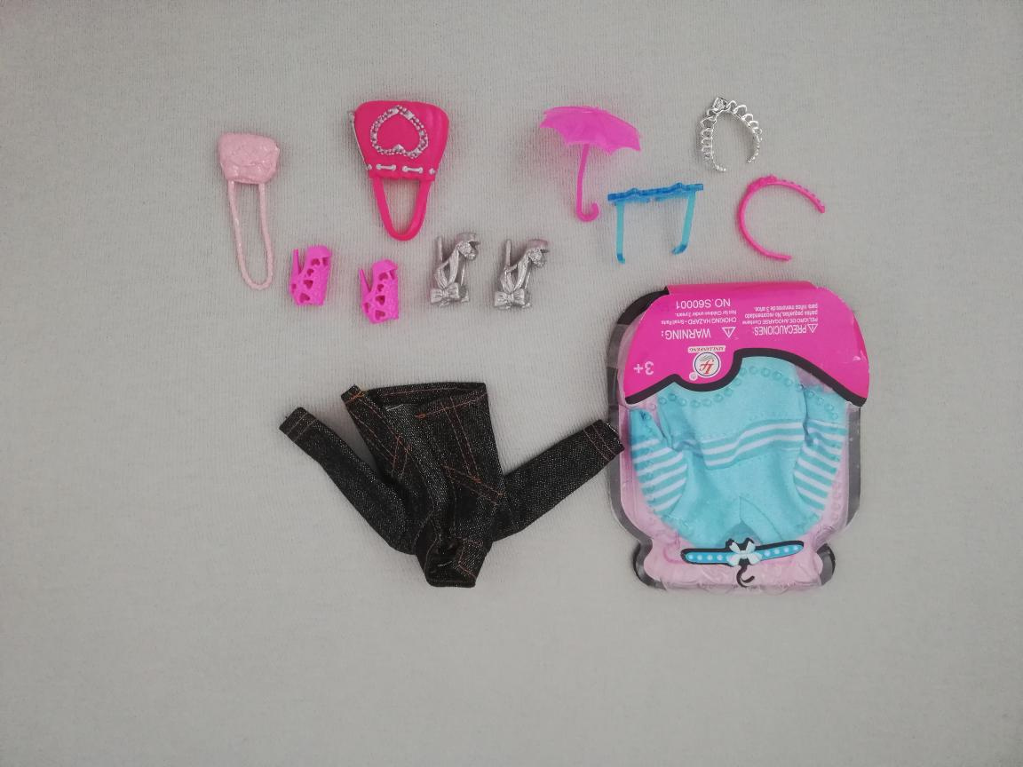 Prodám panenky a doplňky. - 4