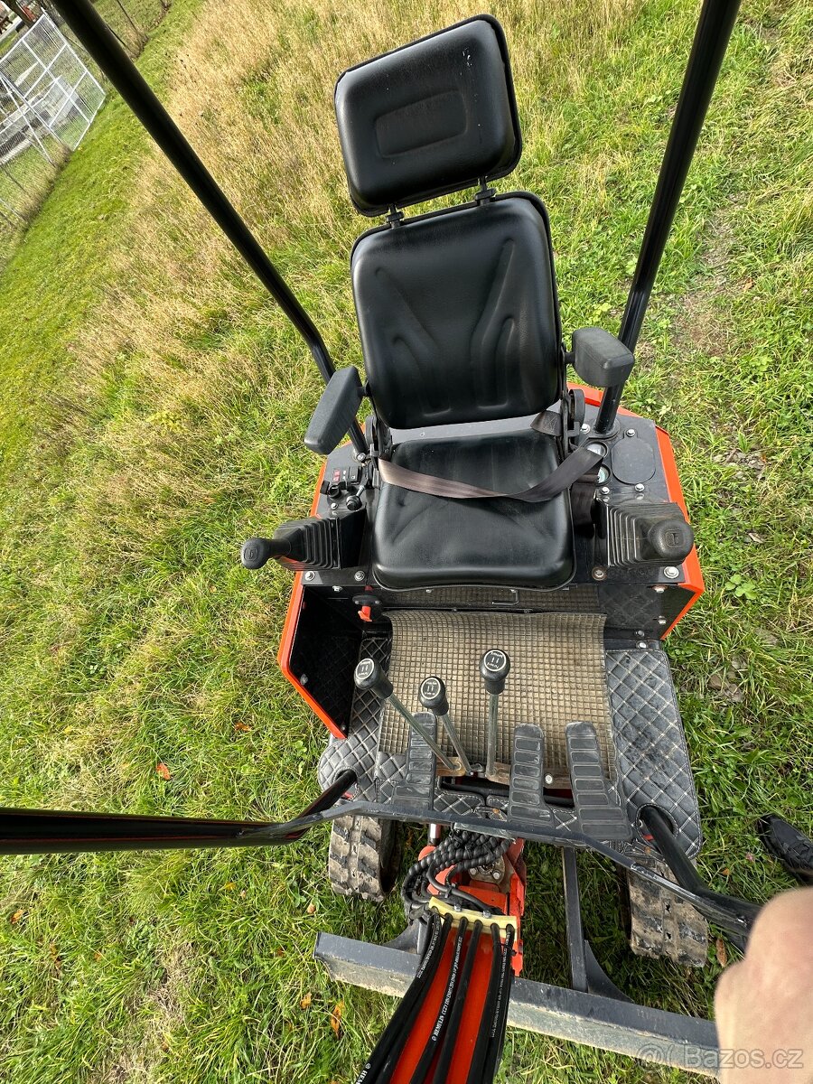 Minibagr EXCAT X15 - 4