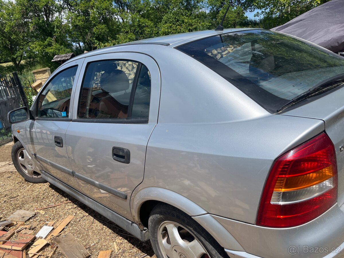 Opel Astra G 1,6 16V X16XEL - 4