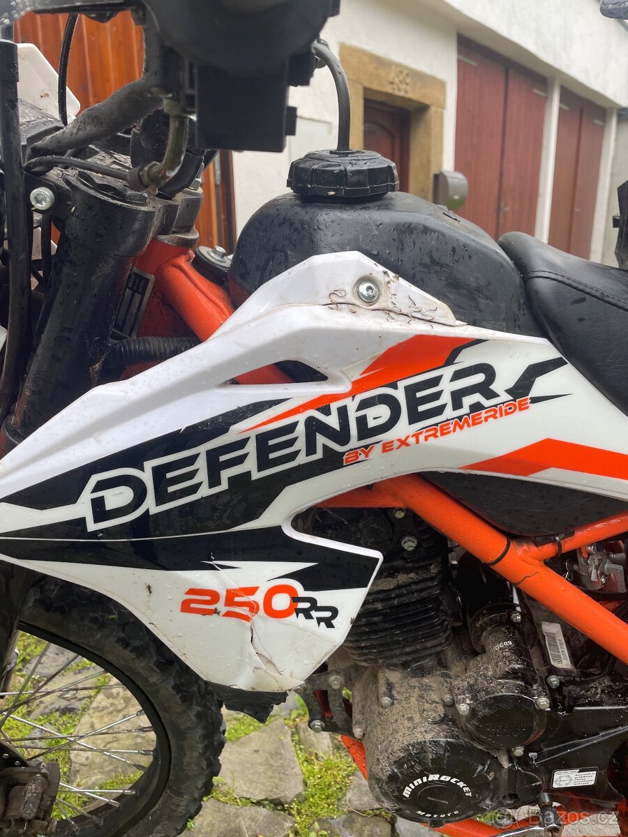 Defender 250rr cross