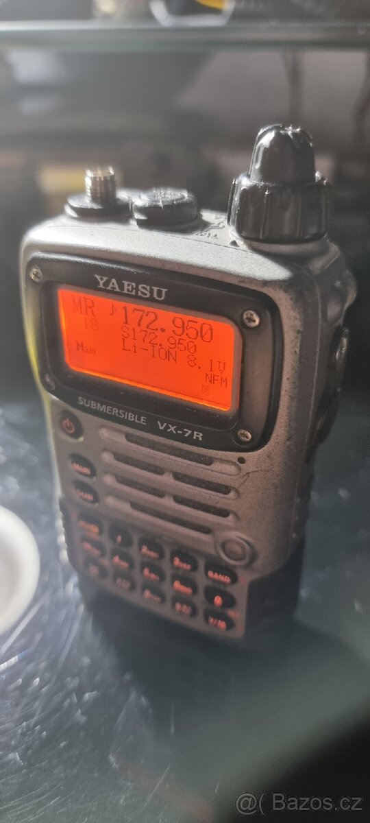 Yaesu VX-7R vč příslušenství. - 4