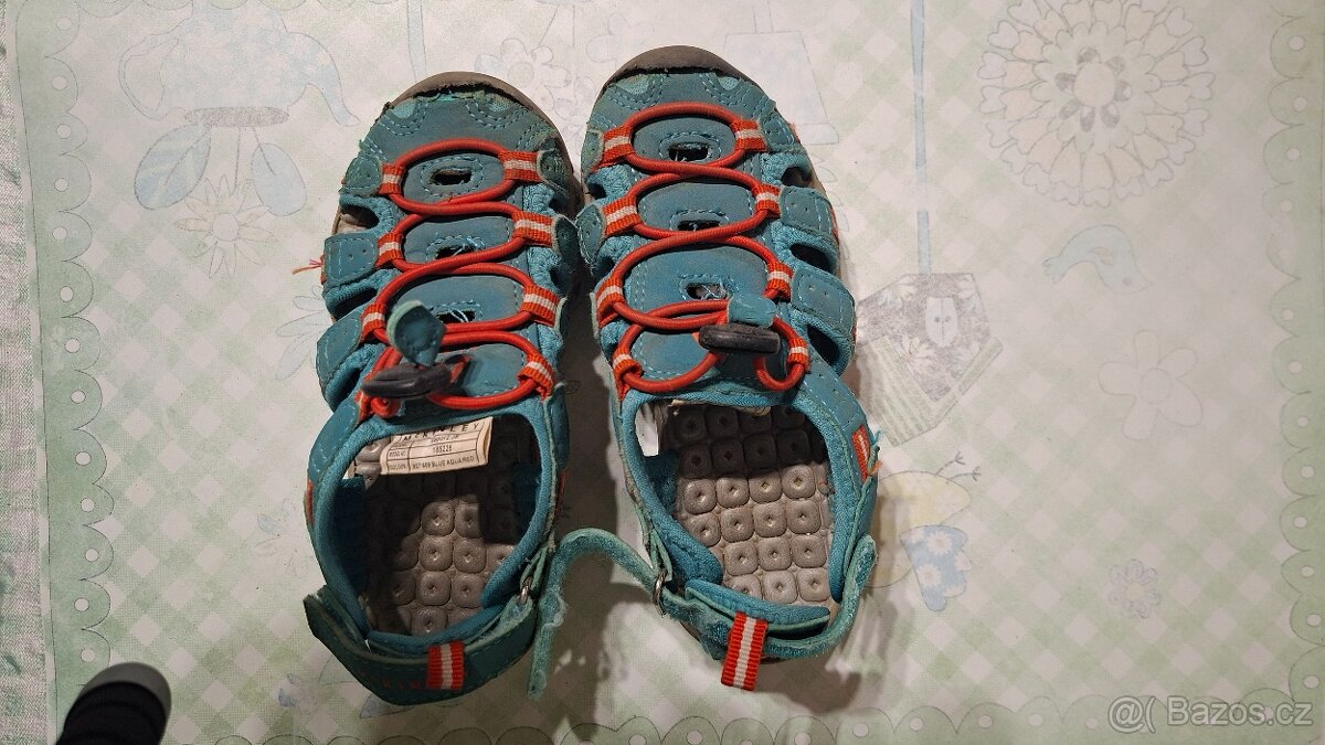 Prodám nošené sandálky velikost 27 (č.2) - 4