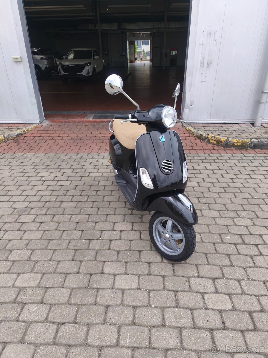 Piaggio vespa - 4