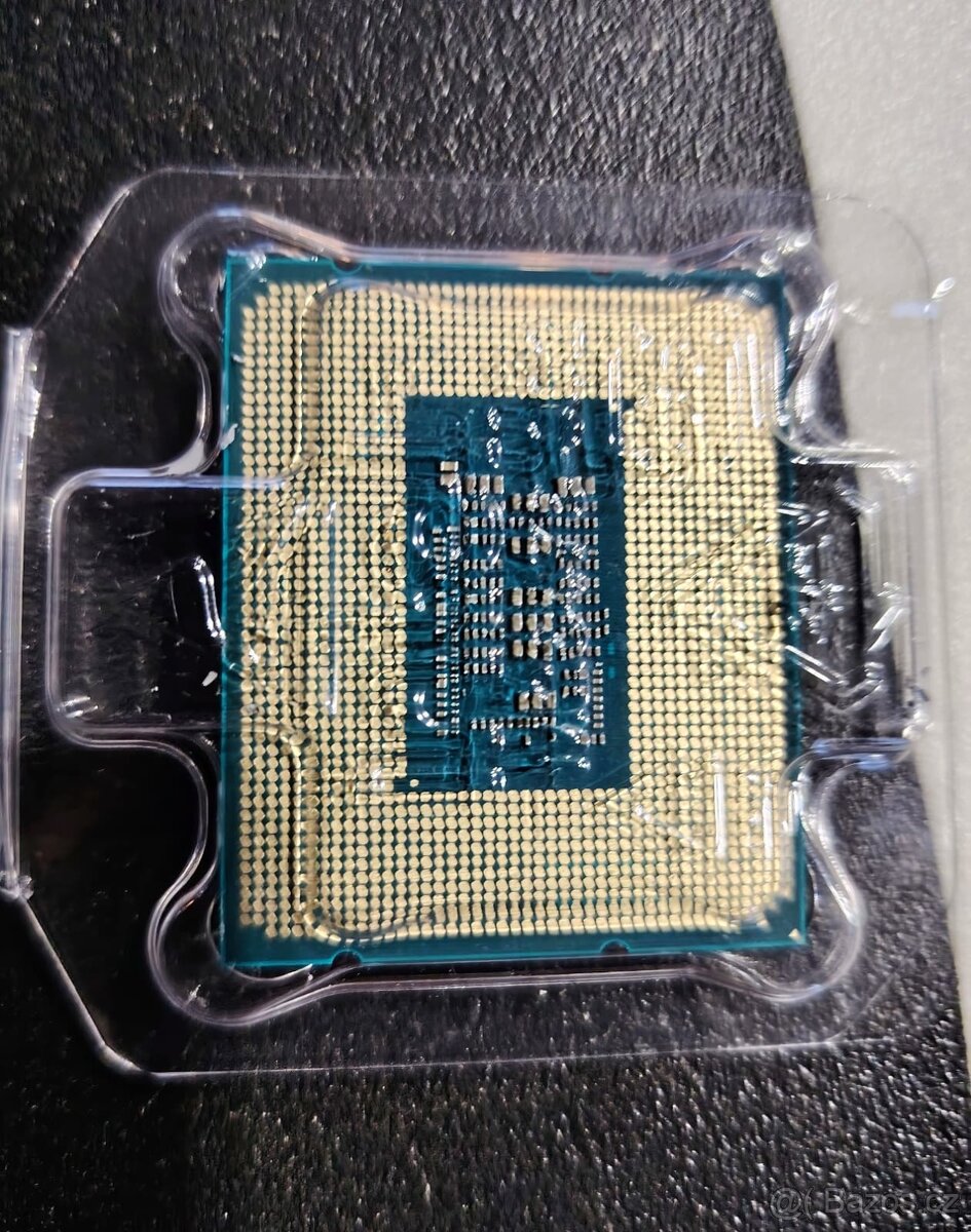 Intel® Core™ i3-12100 - 4