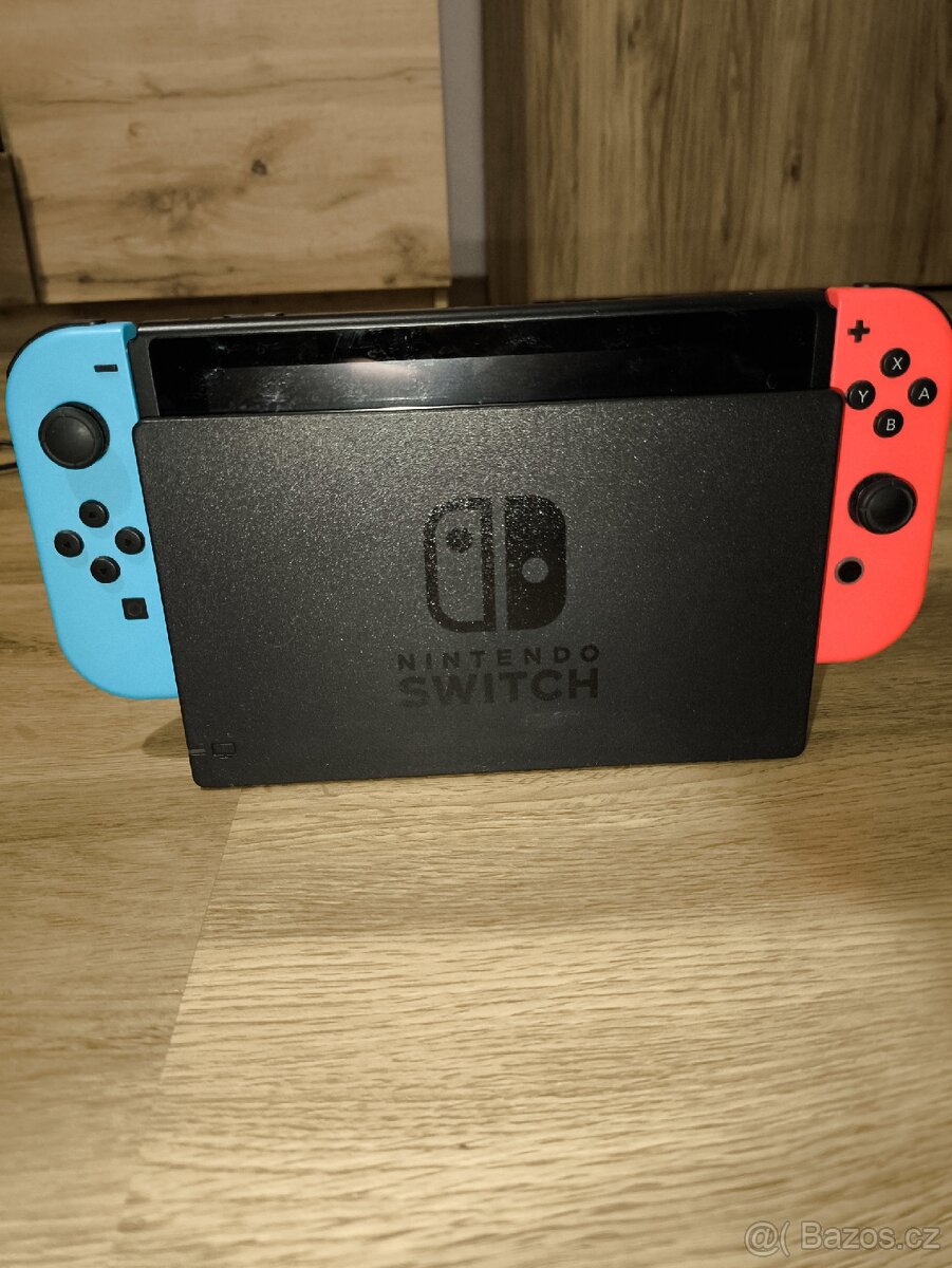 Prodávám Nintendo Switch - 4