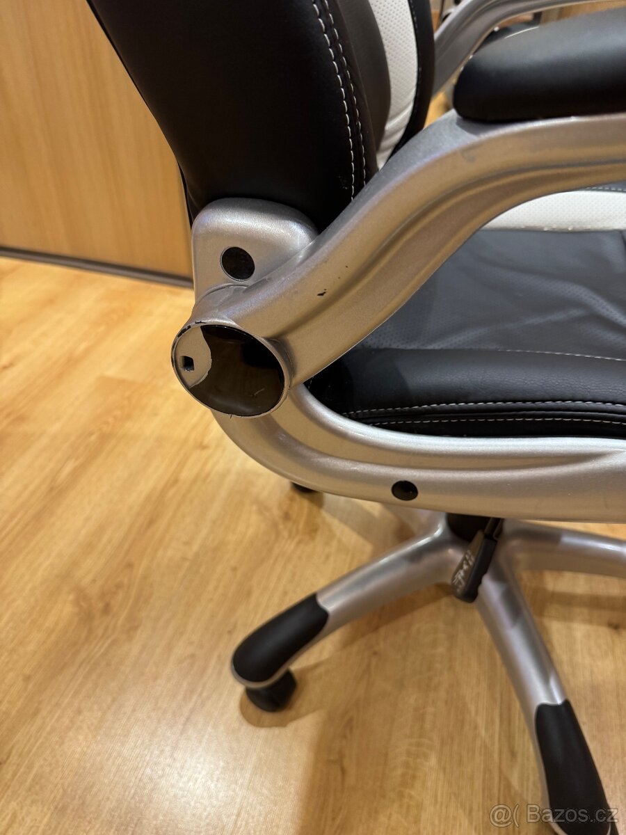 Kancelářské křeslo - 4