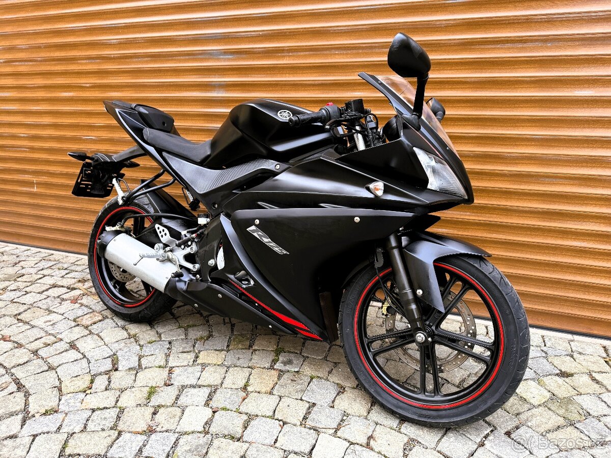 Yamaha YZF-R 125 - 4