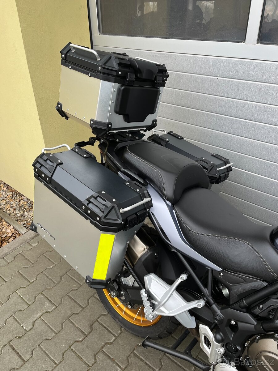 QJ motor SRT 700X - 4