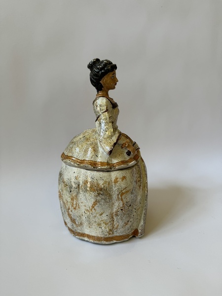 DÁMA S VĚJÍŘEM - DÓZA 26 cm - 4