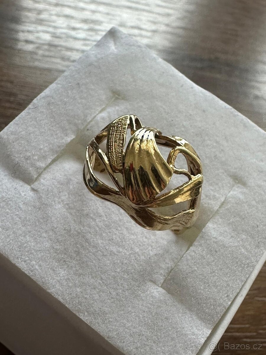 Zlatý dámský prsten - 4