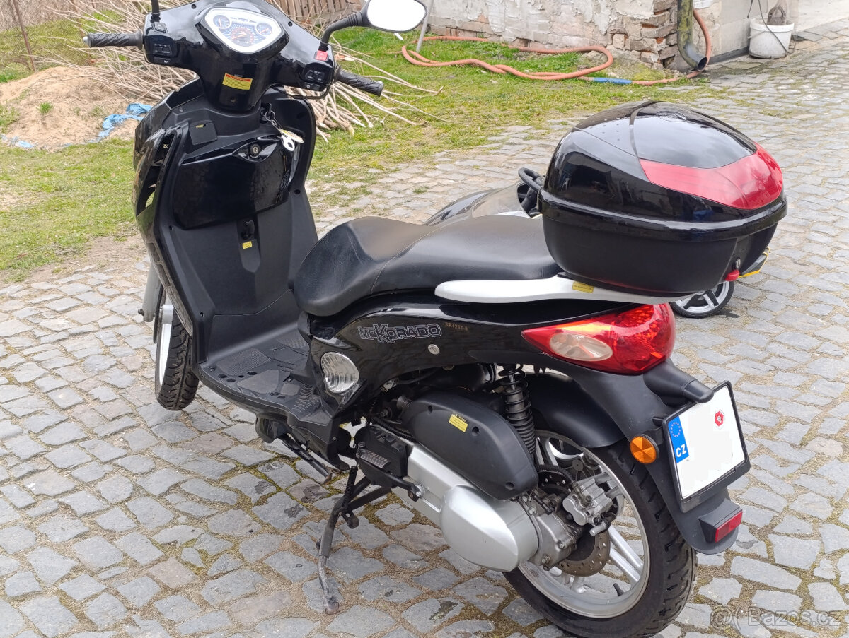 Prodej skútrů s doklady a malým nájezdem kilometrů - 4