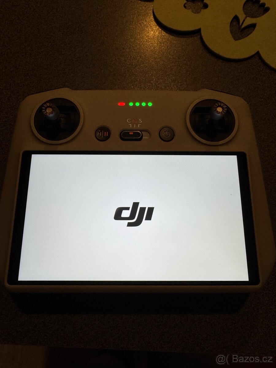 OVLADAČ DJI RC 230 - 4