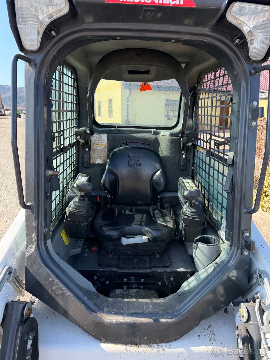 Pasovy smykovy Bobcat T450 2019 rok - 4
