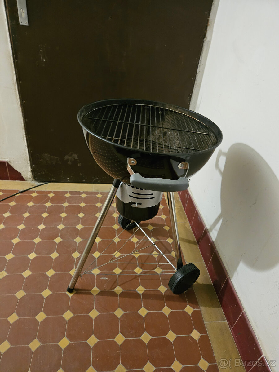 Prodám gril na dřevěné uhlí - 4