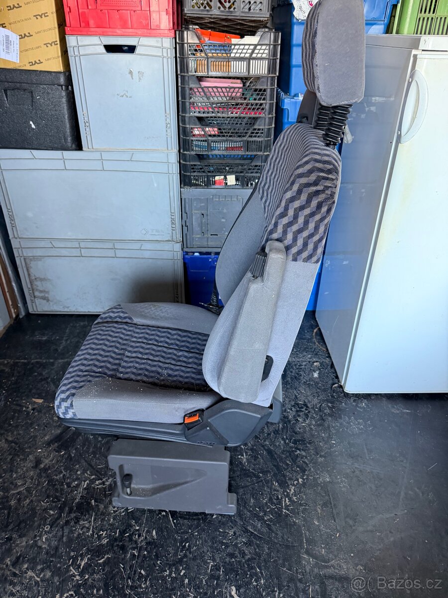 Otočná sedačka Ford Transit Euroline (ISRI) - 4