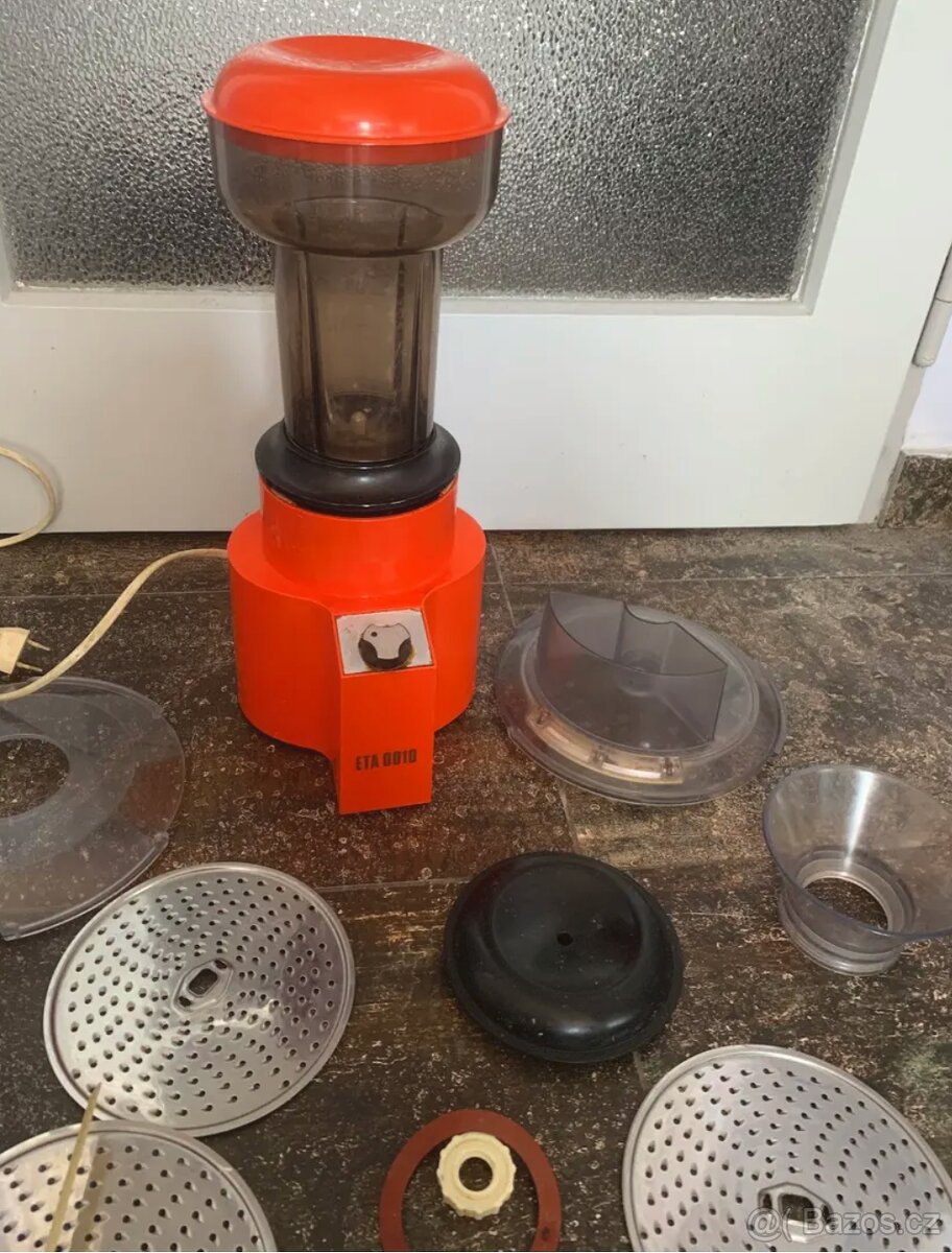 Kuchyňský robot ETA 0010 s bohatým příslušenstvím - 4