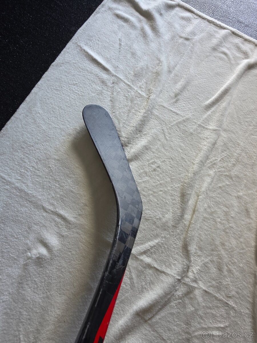 Prodám hokejku Bauer Nexussync profi model - 4
