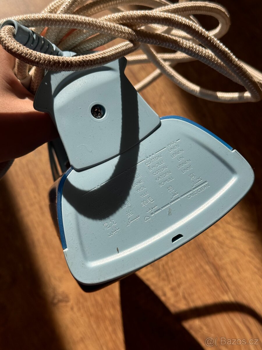 PHILIPS Easy Care 3220 Napařovací žehlička - 4