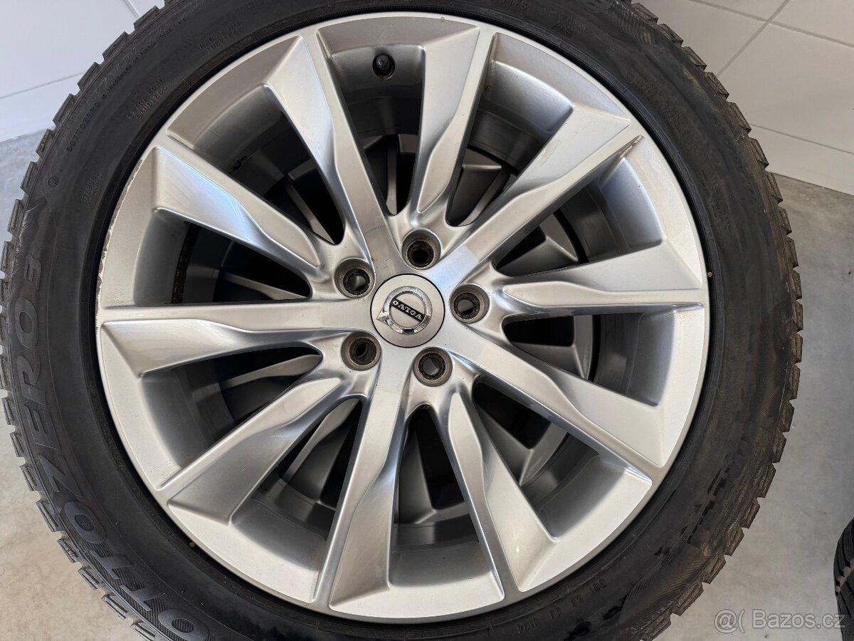 Originál Volvo alu disky a gumy 245/45/18 Pirelli 100V - 4