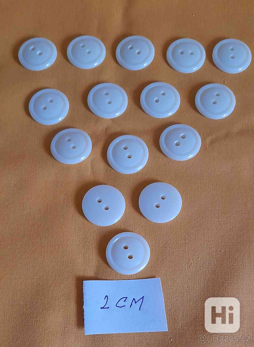 bílé knoflíky - 4