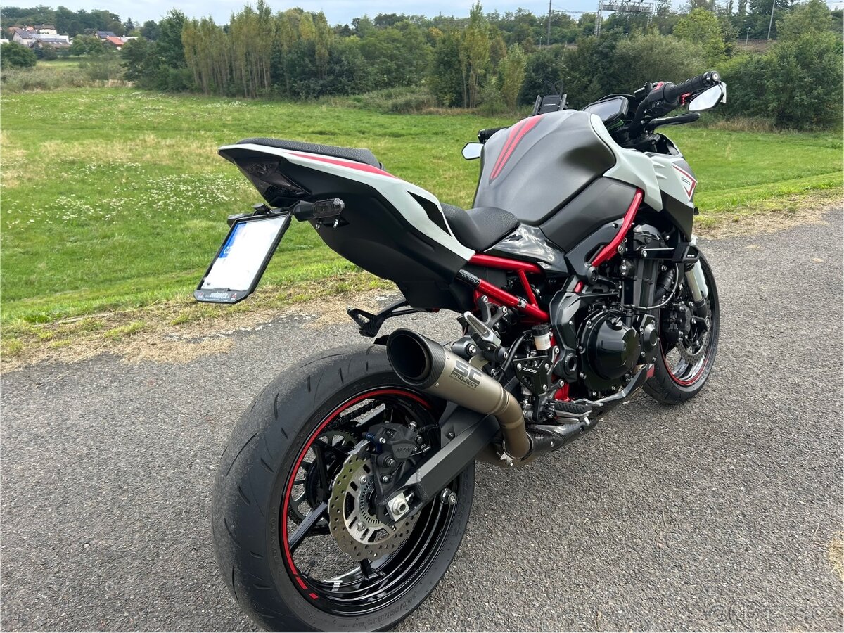 Kawasaki Z900 (2022) - 4