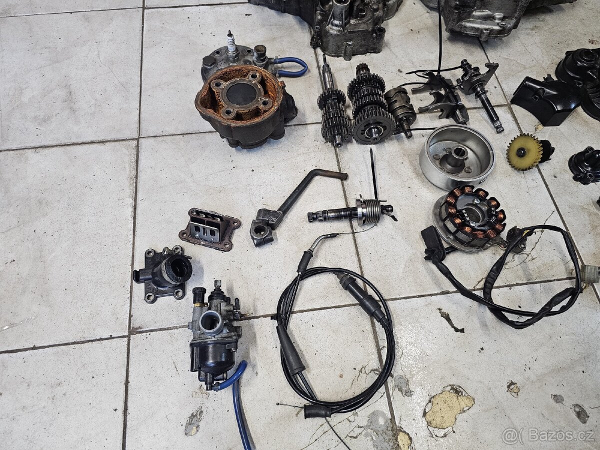 Části motoru AM6 - 4