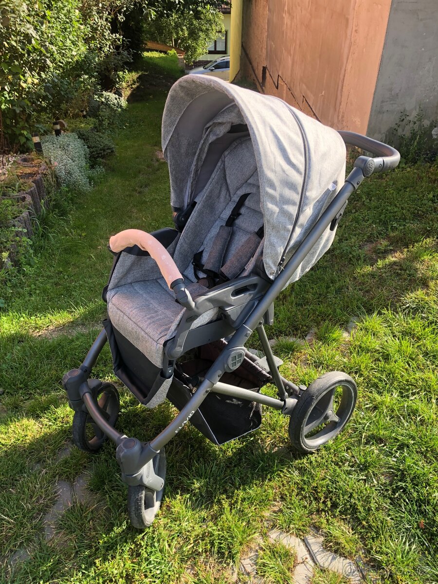 Dvojkombinace kočár a autosedačka - 4