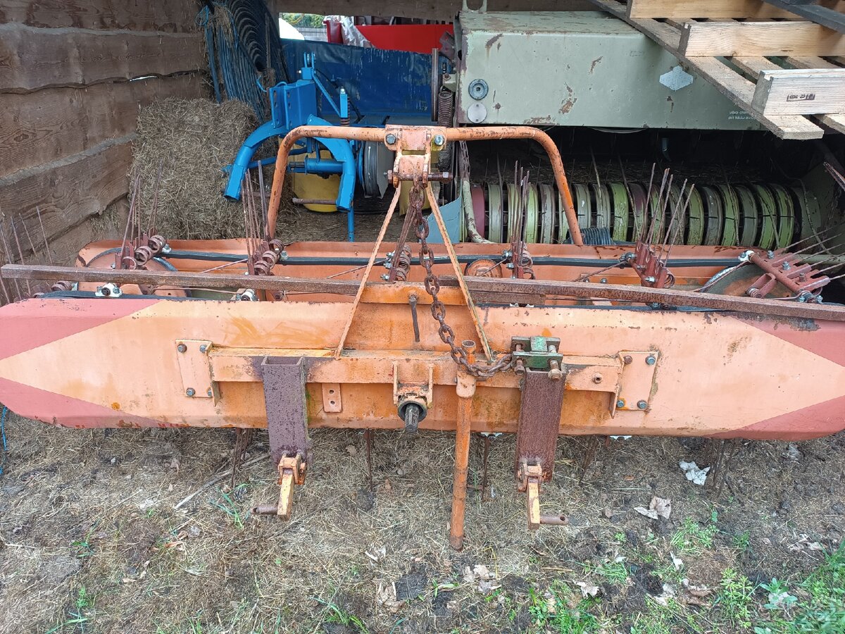 Prodám traktor s příslušenstvím - 4