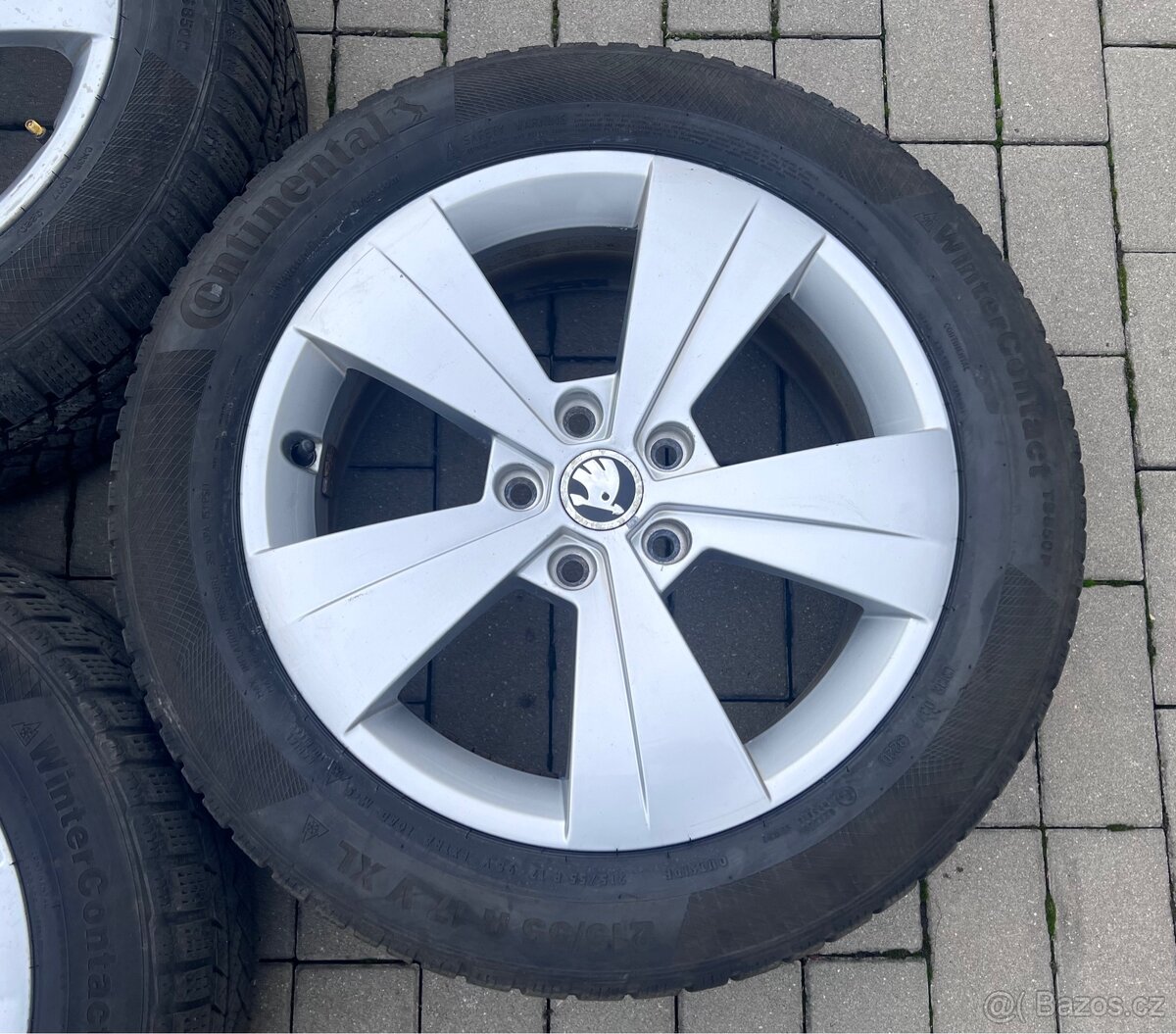 Superb - 17” Triton + zimní 215/55 R17 Continental 5-6mm - 4