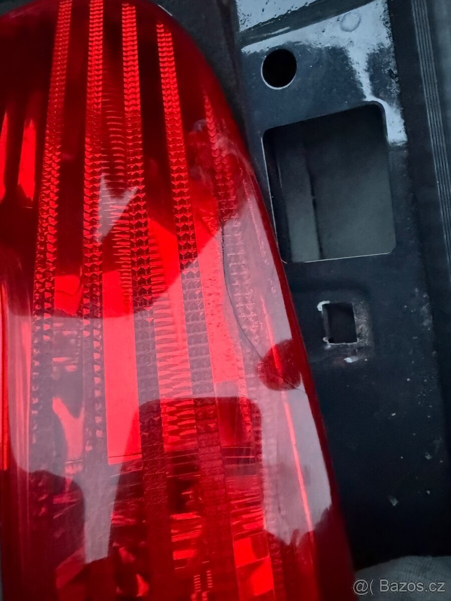 zadní světla - Mercedes w211 sedan - elegance - 4