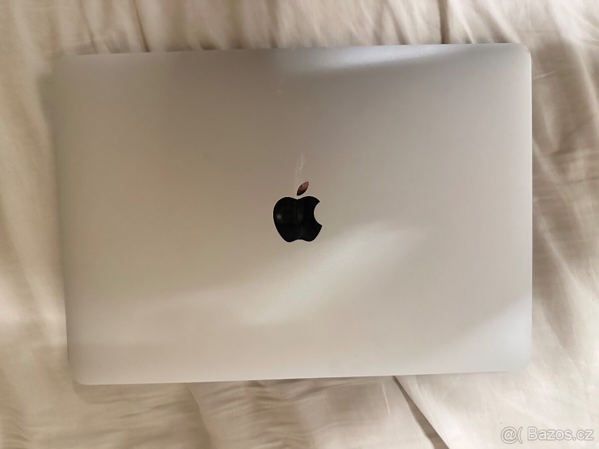 Macbook Pro - touchbar 2017 16GB RAM i5 - 4
