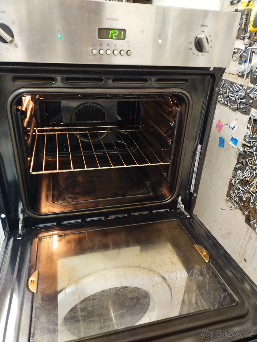 Prodám vestavnou troubu ZN.ELECTROLUX--999KC--DOVEZU-- - 4