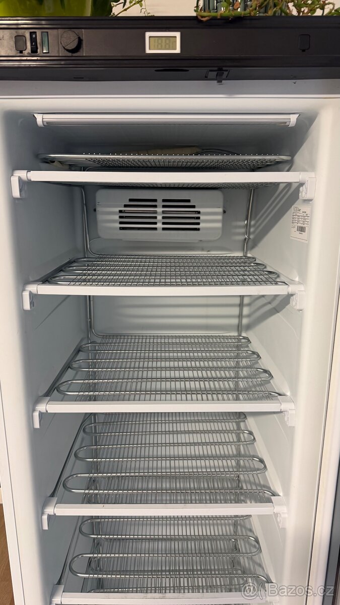 Mrazící vitrína NORDLINE UFR 370 - 4