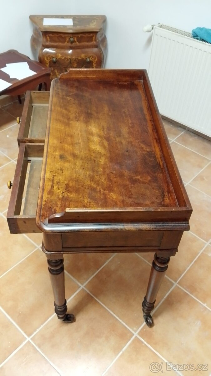 Elegantní starožitný stolek, masivní dřevo, oživený olejem - 4