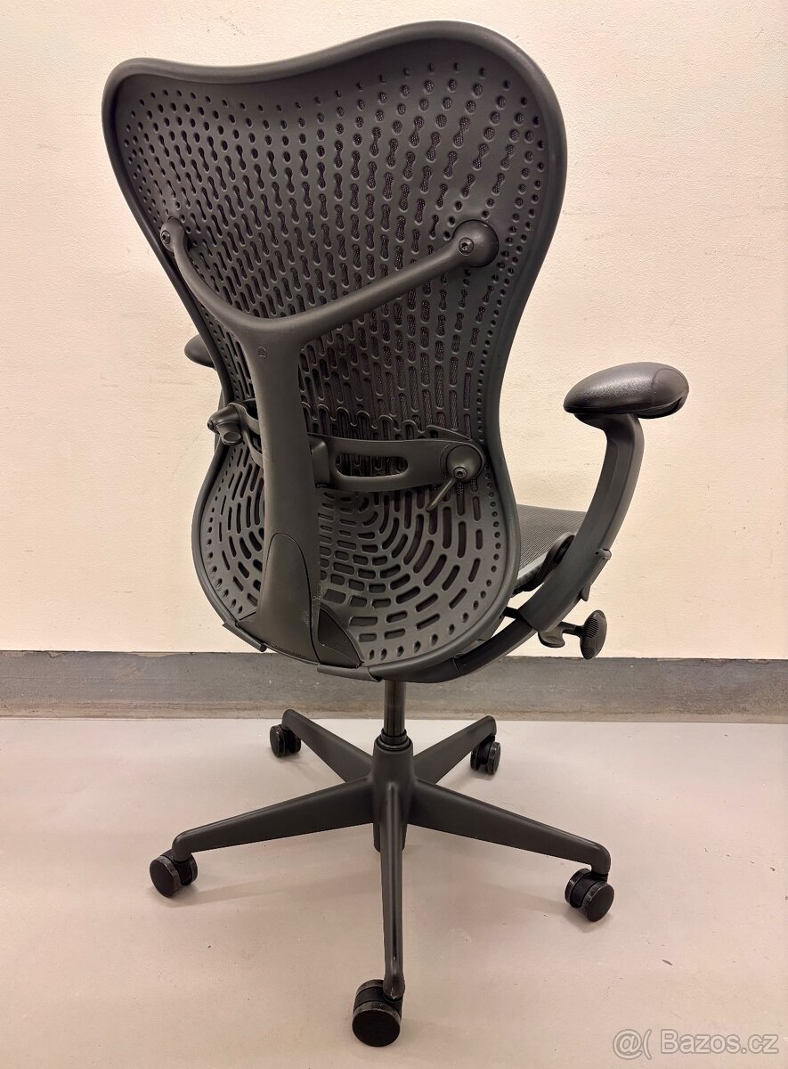 Kancelářská židle Herman Miller Mirra Butterfly - 4