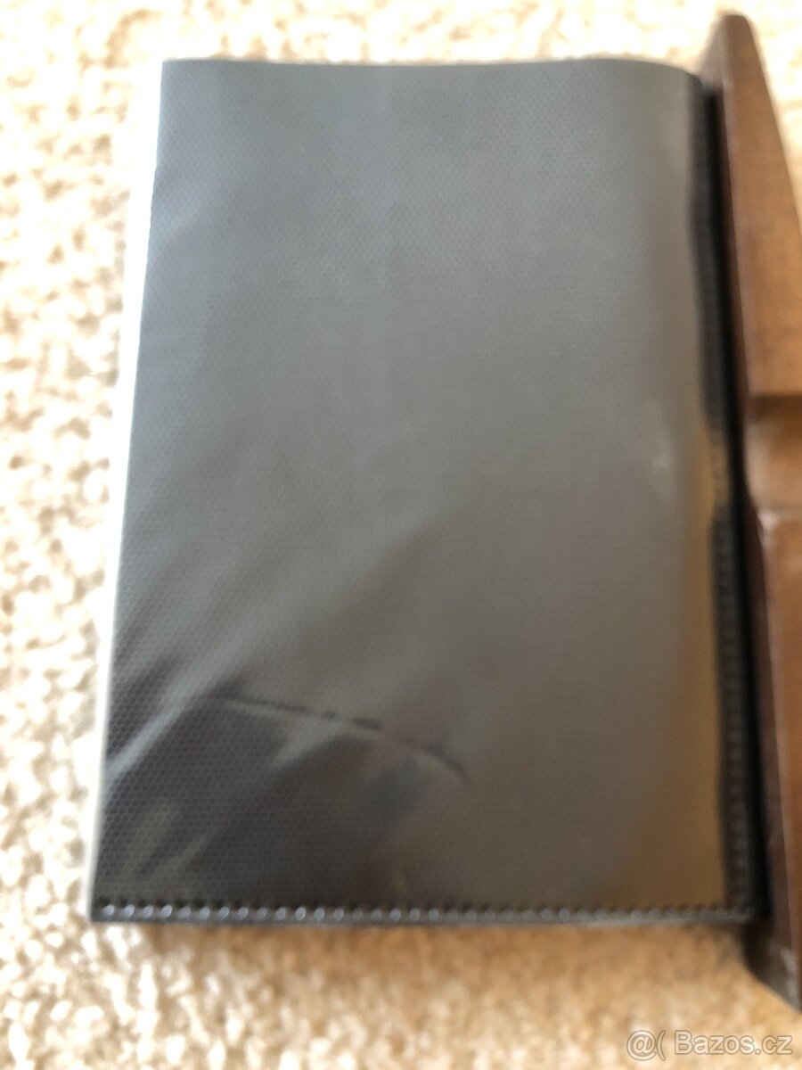 Dřevěné fotoalba na komodu - 4