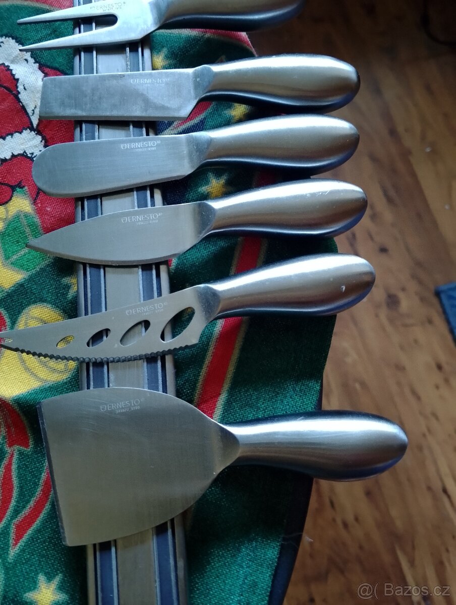 magnetická lišta z nožíky - 4