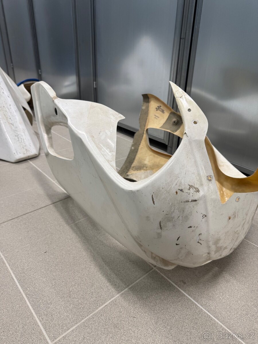 Laminátové kapoty r6 - 4