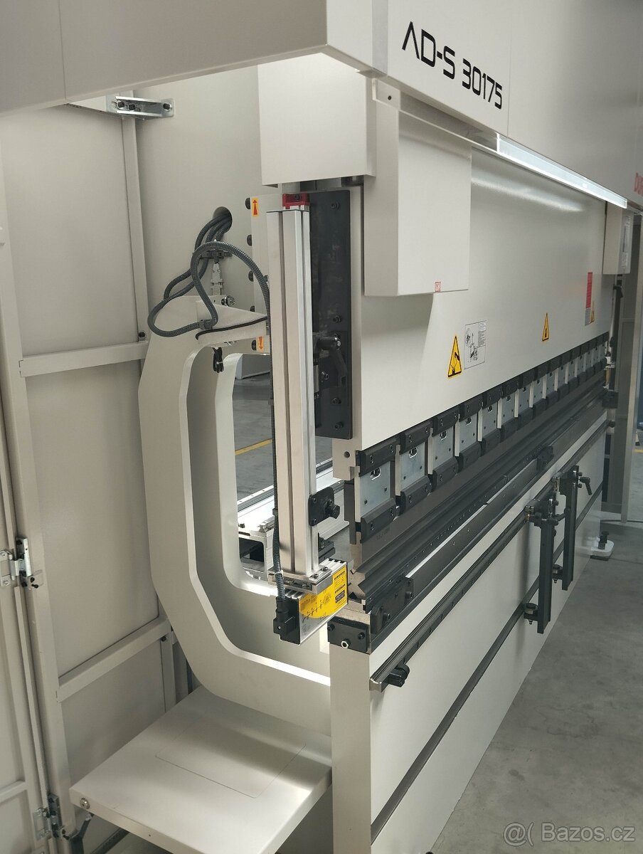 Hydraulický ohraňovací lis DURMA, model AD-S 30175 - 4