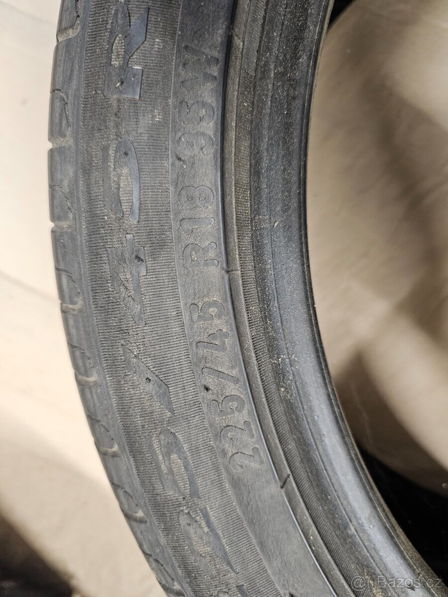 Letní Pirelli Cinturato 225/45 R18 - 4