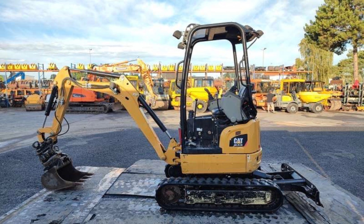 CATERPILLAR 301.7D CR – MINI BAGr – TOP STAV - 4