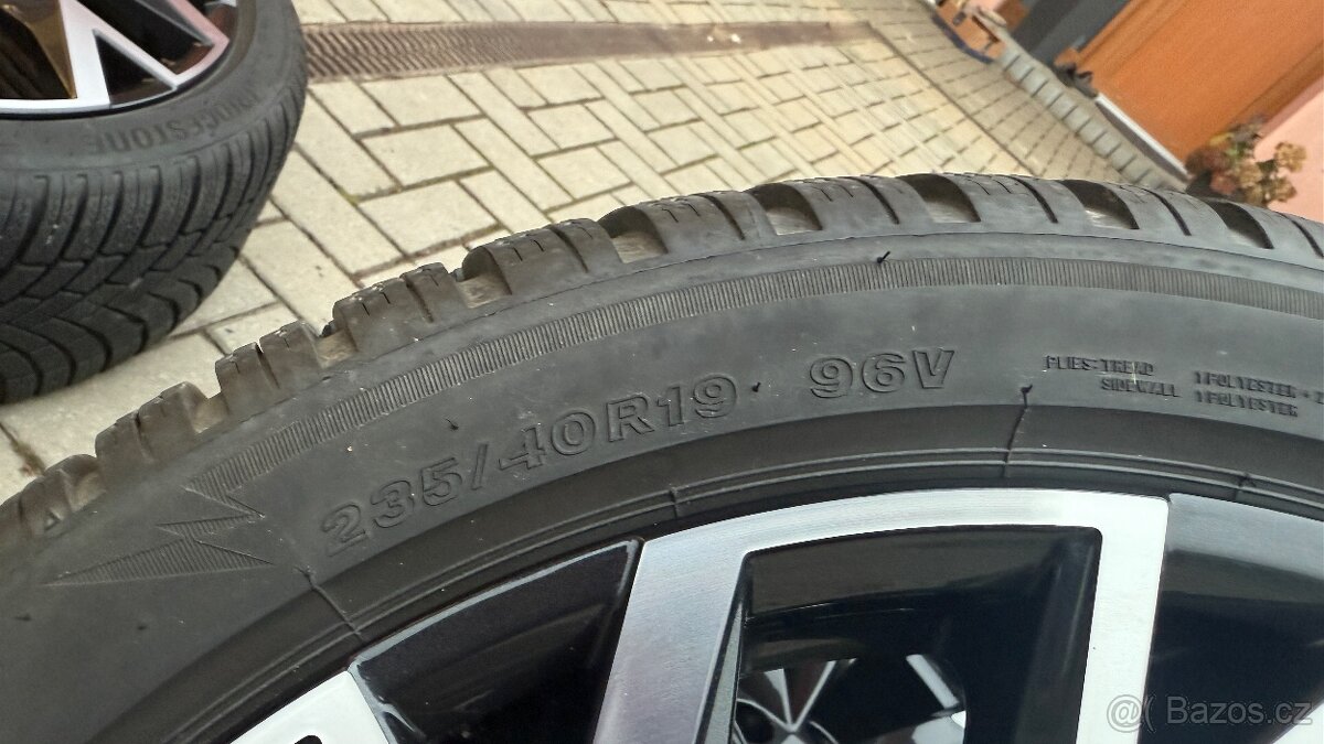 ŠKODA SUPERB ALU KOLA 19 HELIX ZIMNÍ 235/40/19 - 4