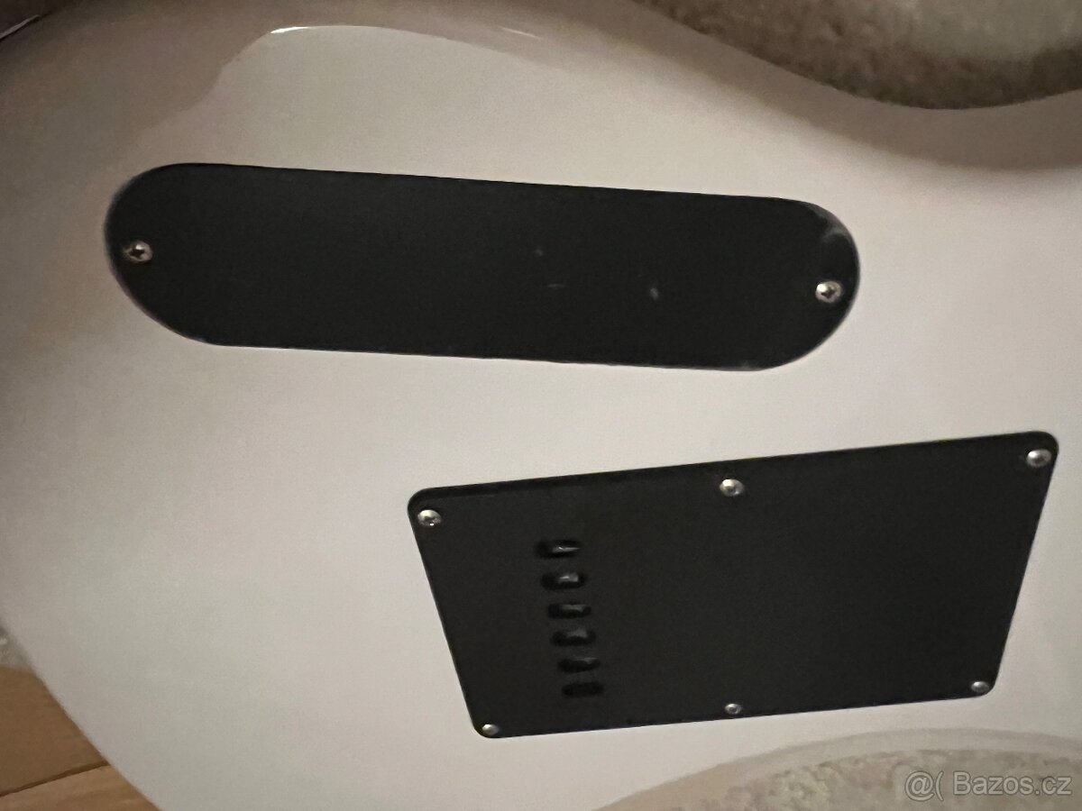 elektrická kytara malá - 4