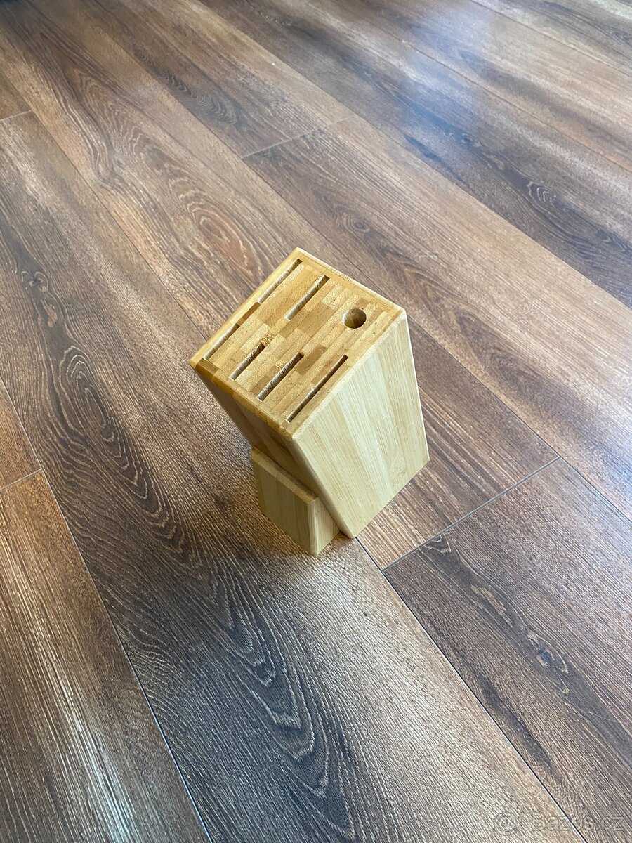 Dřevěné bloky na nože do kuchyně - 4