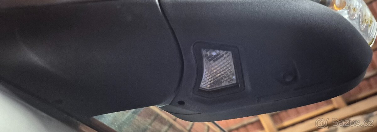 Levé zrcátko Volvo XC70 P3 - 4